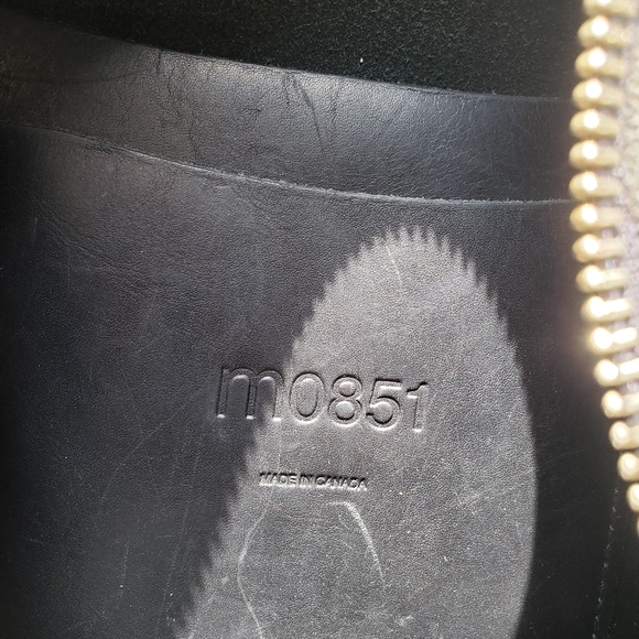 D7,961 M0851 Shoulder Bag Tote Leather made in Canada - Picture 10 of 10